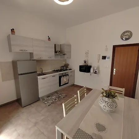 Holiday home Dimora Santa Chiara *
